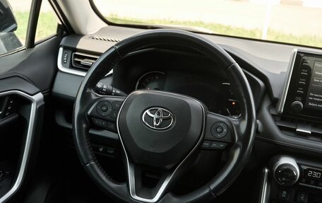 Toyota RAV4, 2019 год, 3 050 000 рублей, 14 фотография