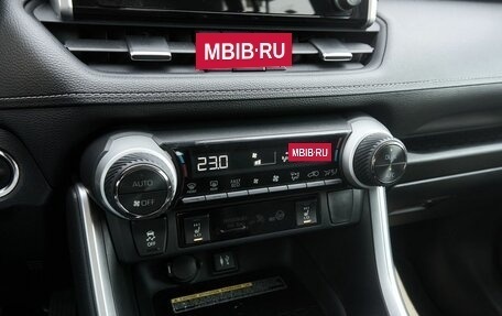 Toyota RAV4, 2019 год, 3 050 000 рублей, 10 фотография