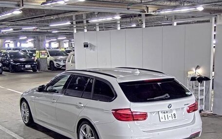 BMW 3 серия, 2017 год, 1 200 000 рублей, 4 фотография
