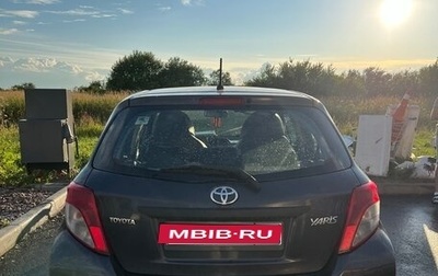 Toyota Yaris III рестайлинг, 2013 год, 790 000 рублей, 1 фотография