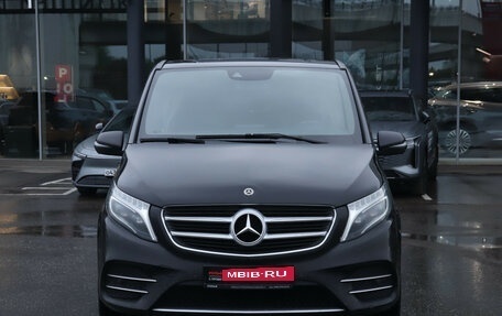 Mercedes-Benz V-Класс, 2018 год, 2 860 000 рублей, 3 фотография