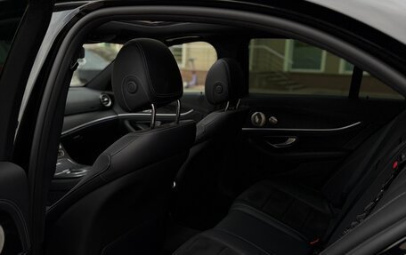 Mercedes-Benz E-Класс, 2022 год, 5 600 000 рублей, 6 фотография