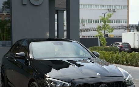 Mercedes-Benz E-Класс, 2022 год, 5 600 000 рублей, 21 фотография