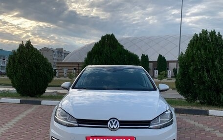 Volkswagen Golf VII, 2020 год, 2 200 000 рублей, 2 фотография