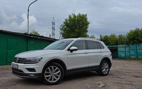 Volkswagen Tiguan II, 2018 год, 2 400 000 рублей, 2 фотография