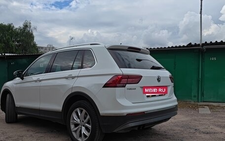 Volkswagen Tiguan II, 2018 год, 2 400 000 рублей, 5 фотография