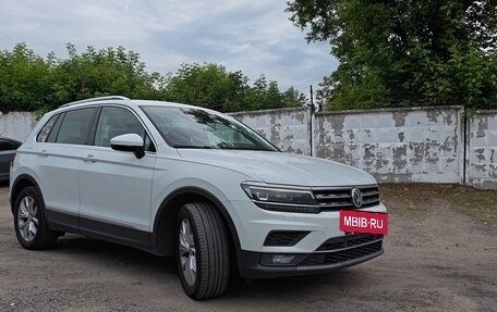 Volkswagen Tiguan II, 2018 год, 2 400 000 рублей, 3 фотография