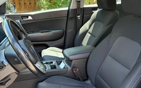 KIA Sportage IV рестайлинг, 2021 год, 2 390 000 рублей, 6 фотография