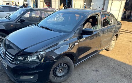 Volkswagen Polo VI (EU Market), 2016 год, 300 000 рублей, 2 фотография