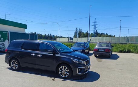 KIA Carnival III, 2019 год, 2 700 000 рублей, 6 фотография