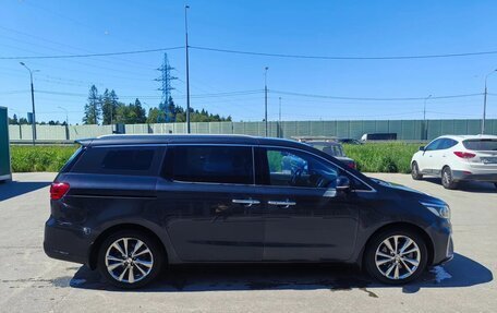KIA Carnival III, 2019 год, 2 700 000 рублей, 8 фотография