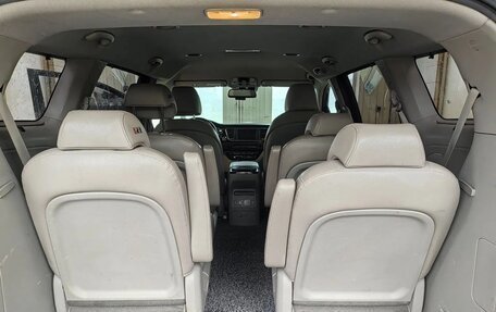 KIA Carnival III, 2019 год, 2 700 000 рублей, 25 фотография
