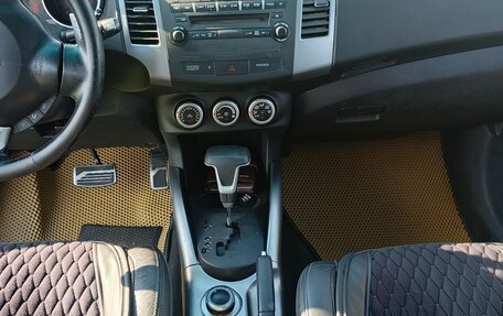 Mitsubishi Outlander III рестайлинг 3, 2008 год, 1 149 000 рублей, 9 фотография