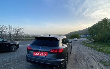Volkswagen Touareg III, 2018 год, 3 000 000 рублей, 9 фотография