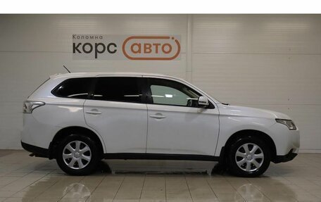 Mitsubishi Outlander III рестайлинг 3, 2013 год, 1 225 000 рублей, 4 фотография