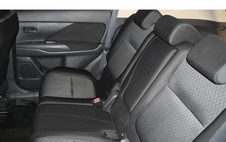 Mitsubishi Outlander III рестайлинг 3, 2013 год, 1 225 000 рублей, 7 фотография