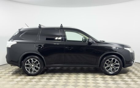 Mitsubishi Outlander III рестайлинг 3, 2014 год, 1 670 200 рублей, 5 фотография