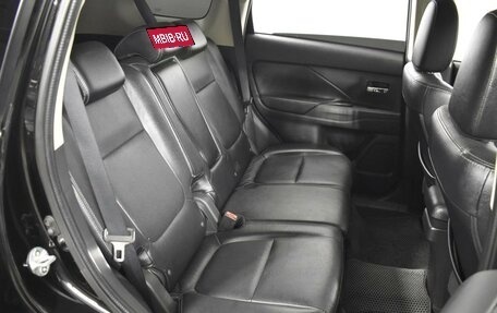 Mitsubishi Outlander III рестайлинг 3, 2014 год, 1 670 200 рублей, 7 фотография