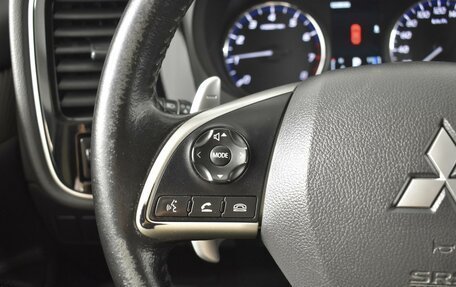 Mitsubishi Outlander III рестайлинг 3, 2014 год, 1 670 200 рублей, 14 фотография