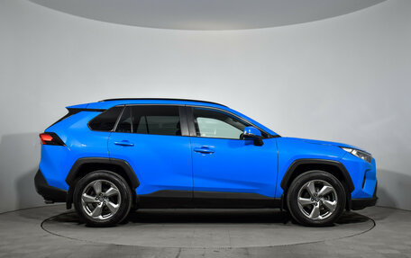 Toyota RAV4, 2021 год, 3 100 000 рублей, 4 фотография