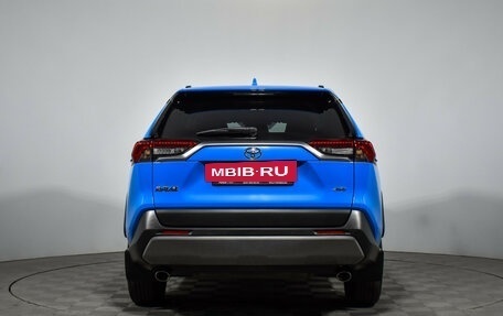 Toyota RAV4, 2021 год, 3 100 000 рублей, 7 фотография