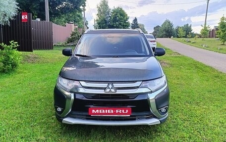 Mitsubishi Outlander III рестайлинг 3, 2018 год, 1 650 000 рублей, 1 фотография