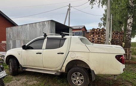 Mitsubishi L200 IV рестайлинг, 2013 год, 1 080 000 рублей, 2 фотография