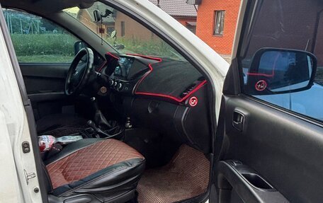 Mitsubishi L200 IV рестайлинг, 2013 год, 1 080 000 рублей, 6 фотография