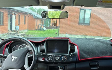 Mitsubishi L200 IV рестайлинг, 2013 год, 1 080 000 рублей, 8 фотография