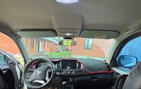 Mitsubishi L200 IV рестайлинг, 2013 год, 1 080 000 рублей, 10 фотография