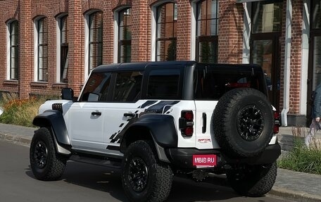 Ford Bronco, 2023 год, 13 800 000 рублей, 2 фотография
