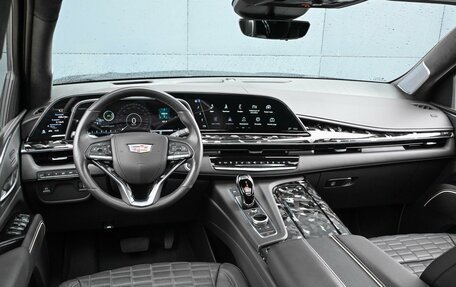 Cadillac Escalade V, 2023 год, 17 999 000 рублей, 10 фотография