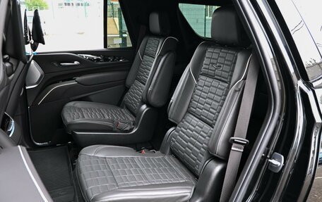 Cadillac Escalade V, 2023 год, 17 999 000 рублей, 14 фотография