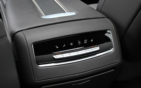 Cadillac Escalade V, 2023 год, 17 999 000 рублей, 39 фотография