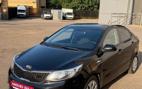 KIA Rio III рестайлинг, 2015 год, 920 000 рублей, 2 фотография