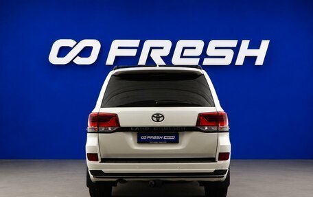 Toyota Land Cruiser 200, 2017 год, 4 232 055 рублей, 4 фотография