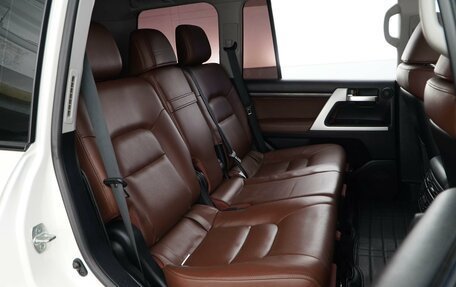 Toyota Land Cruiser 200, 2017 год, 4 232 055 рублей, 10 фотография