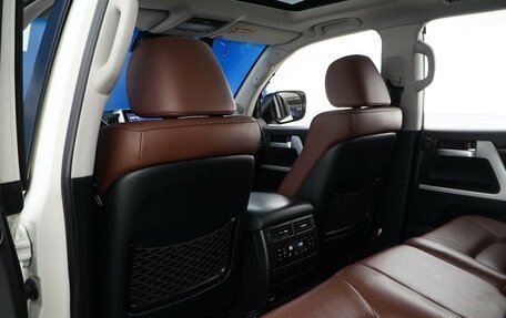 Toyota Land Cruiser 200, 2017 год, 4 232 055 рублей, 14 фотография