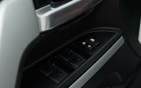Toyota Land Cruiser 200, 2017 год, 4 232 055 рублей, 21 фотография