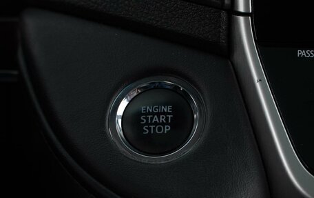 Toyota Land Cruiser 200, 2017 год, 4 232 055 рублей, 25 фотография