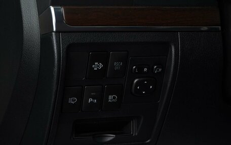 Toyota Land Cruiser 200, 2017 год, 4 232 055 рублей, 22 фотография