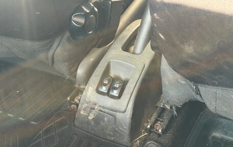 Renault Logan I, 2007 год, 140 000 рублей, 13 фотография