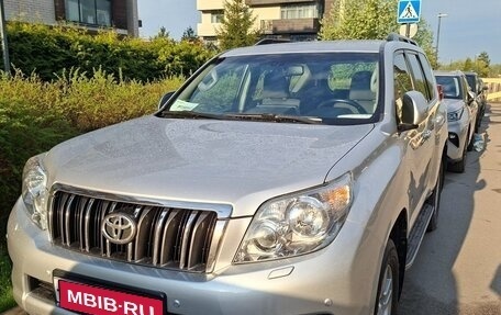 Toyota Land Cruiser Prado 150 рестайлинг 2, 2013 год, 2 985 000 рублей, 1 фотография