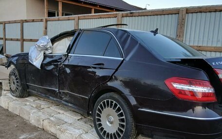 Mercedes-Benz E-Класс, 2012 год, 520 000 рублей, 4 фотография