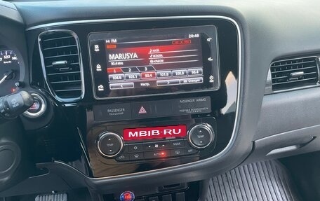 Mitsubishi Outlander III рестайлинг 3, 2018 год, 2 200 000 рублей, 14 фотография