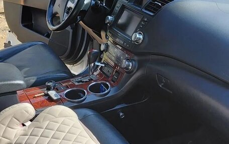 Toyota Highlander III, 2010 год, 1 849 000 рублей, 3 фотография