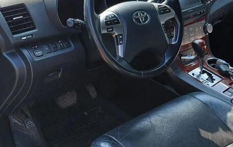 Toyota Highlander III, 2010 год, 1 849 000 рублей, 9 фотография
