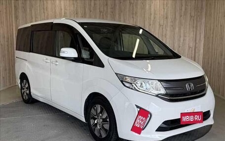 Honda Stepwgn IV, 2015 год, 1 300 000 рублей, 2 фотография
