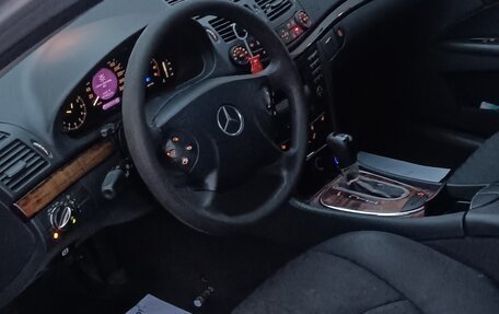 Mercedes-Benz E-Класс, 2002 год, 300 000 рублей, 8 фотография