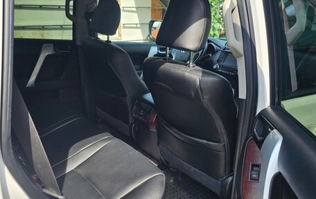 Toyota Land Cruiser Prado 150 рестайлинг 2, 2014 год, 3 650 000 рублей, 10 фотография